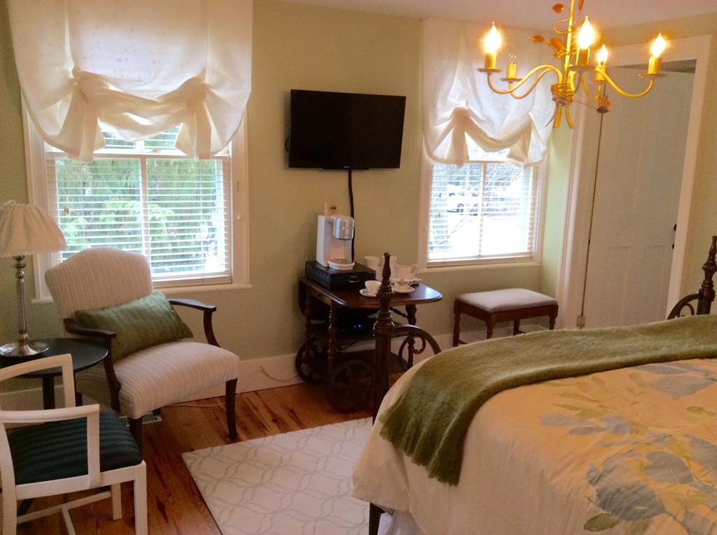 Scarlet Tunic Bed And Breakfast Niagara-on-the-Lake Luaran gambar